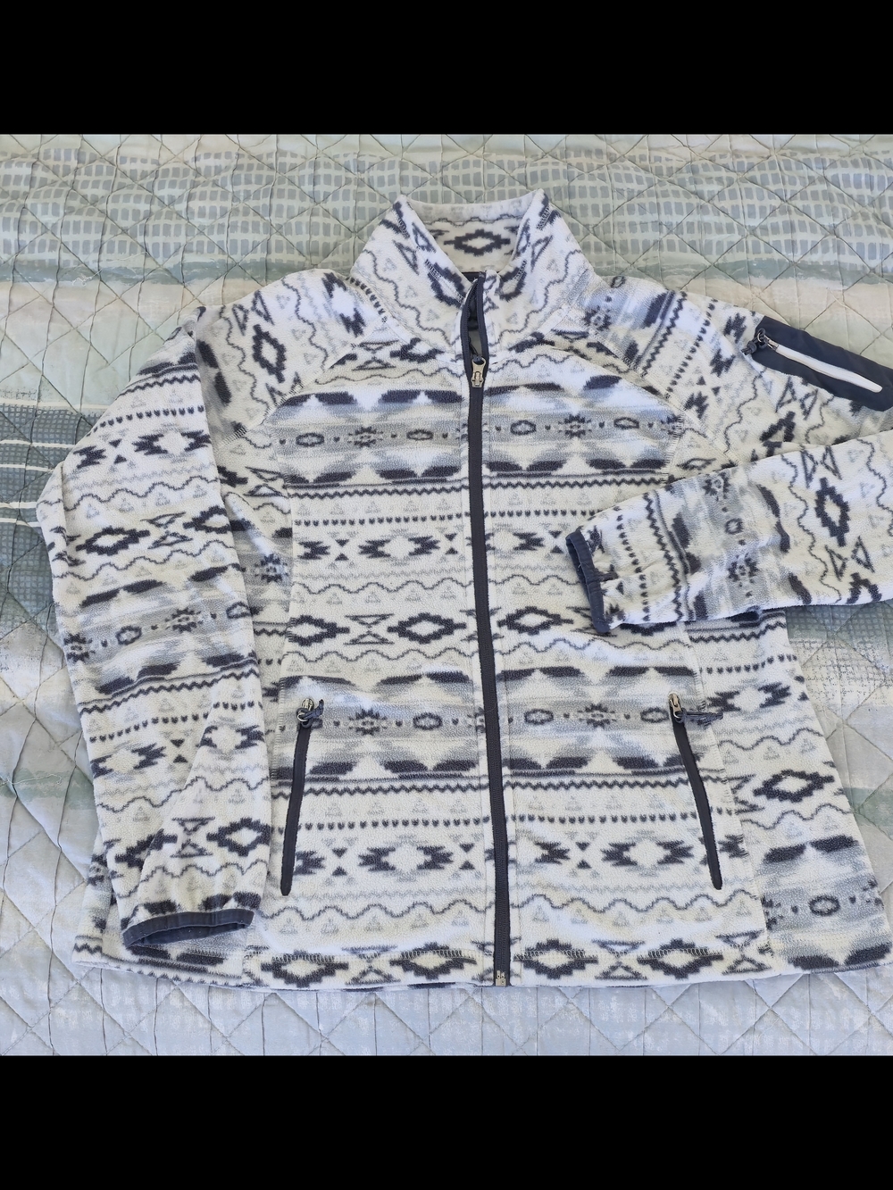 Free Country White and Navy Aztec Fleece Jacket